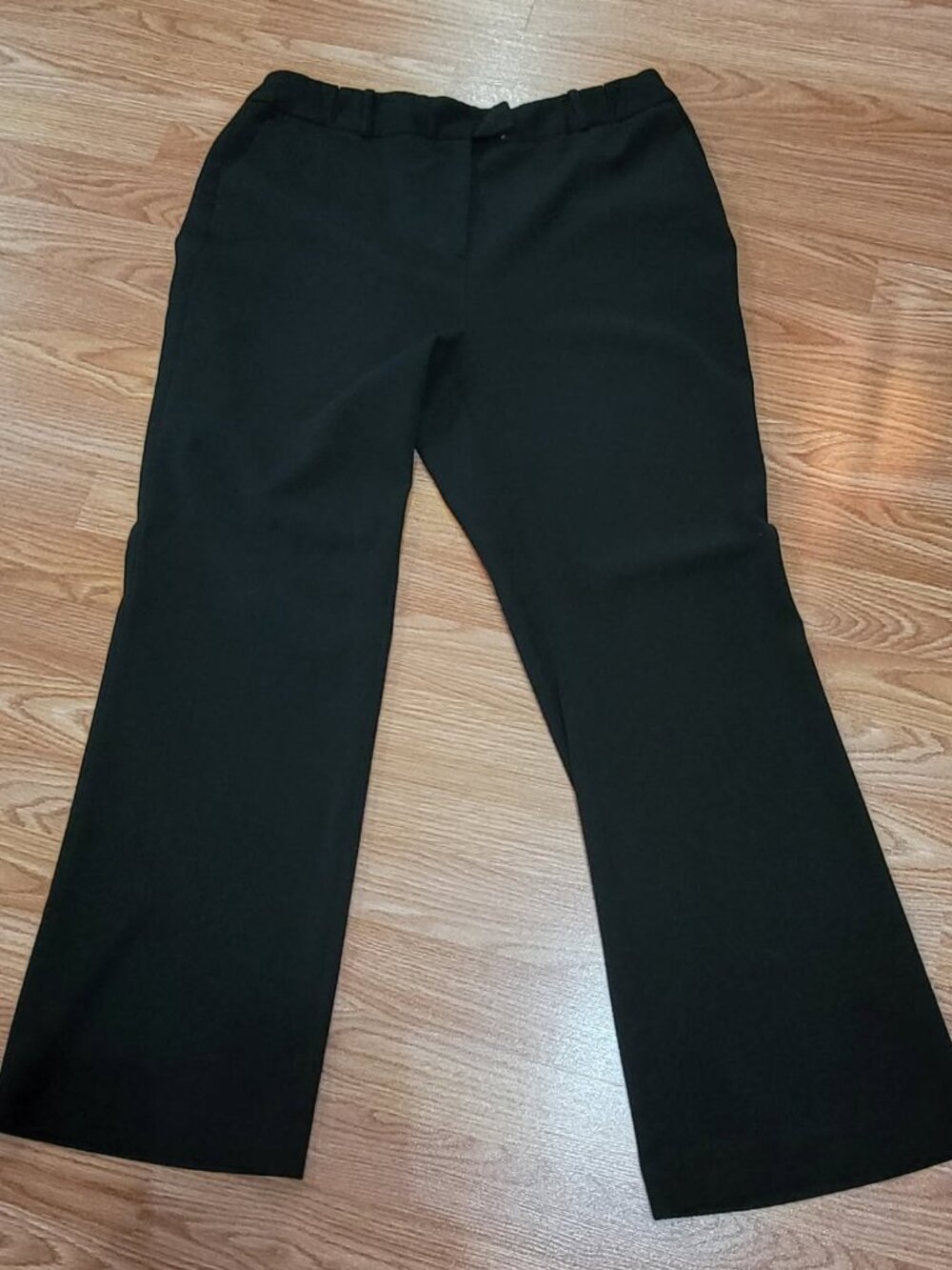 Leo Nicole brand dressy black pants in size 14P in EUC